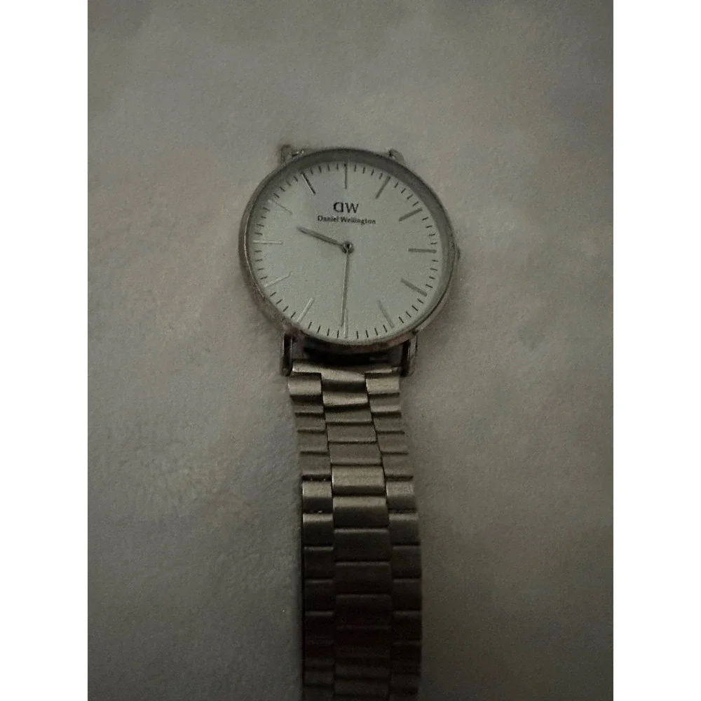 Daniel Wellington Watch Mens Silver Tone‎ Minimalist Classic Design